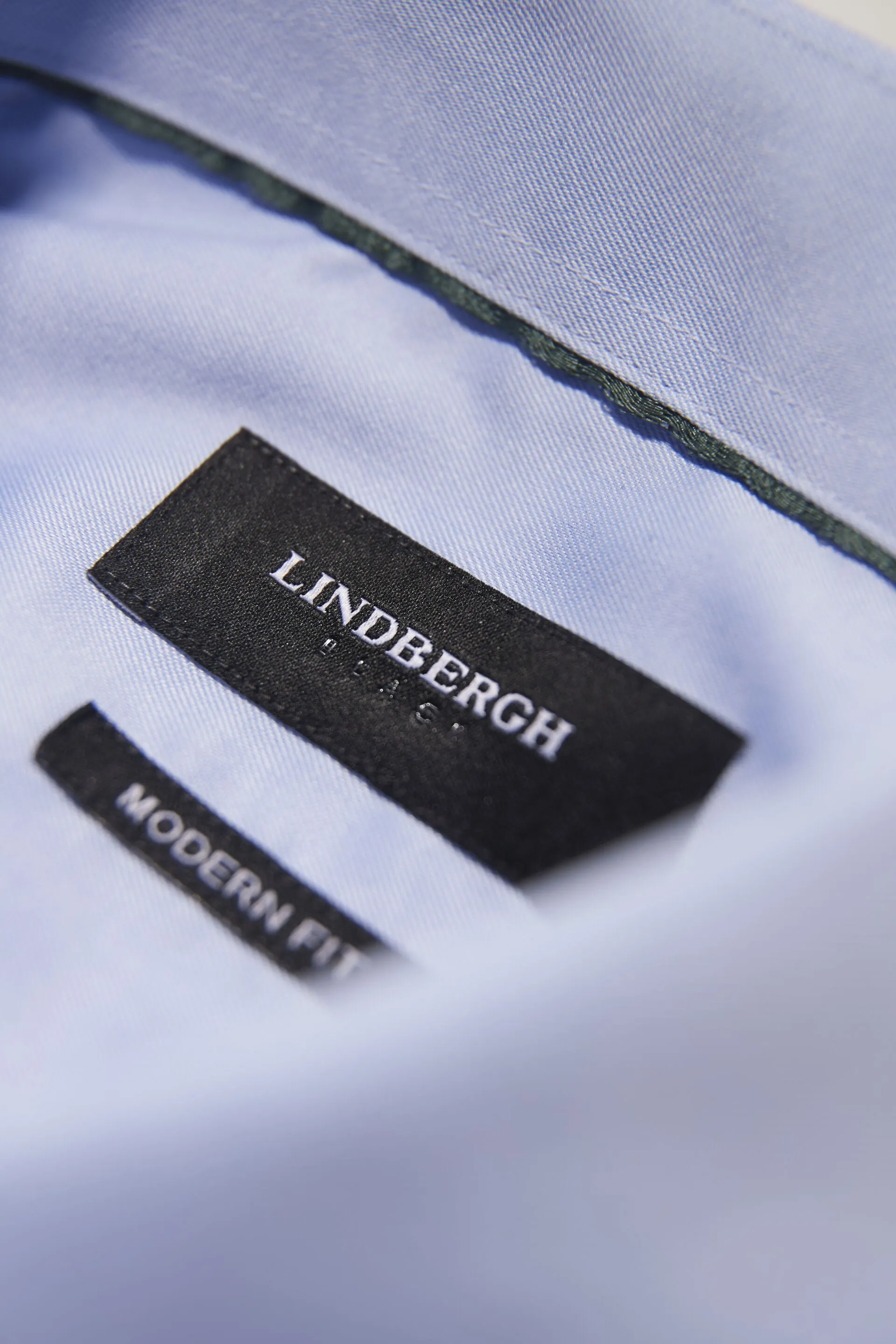 Lindbergh Plain Fine Twill Non Iron Stain Resistant Shirt | Light Blue