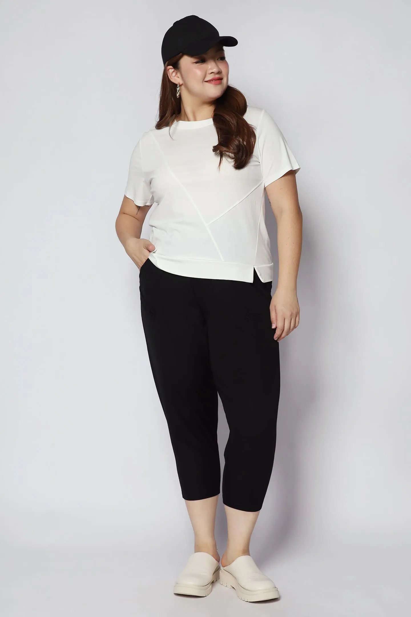Qoo Pants in Black